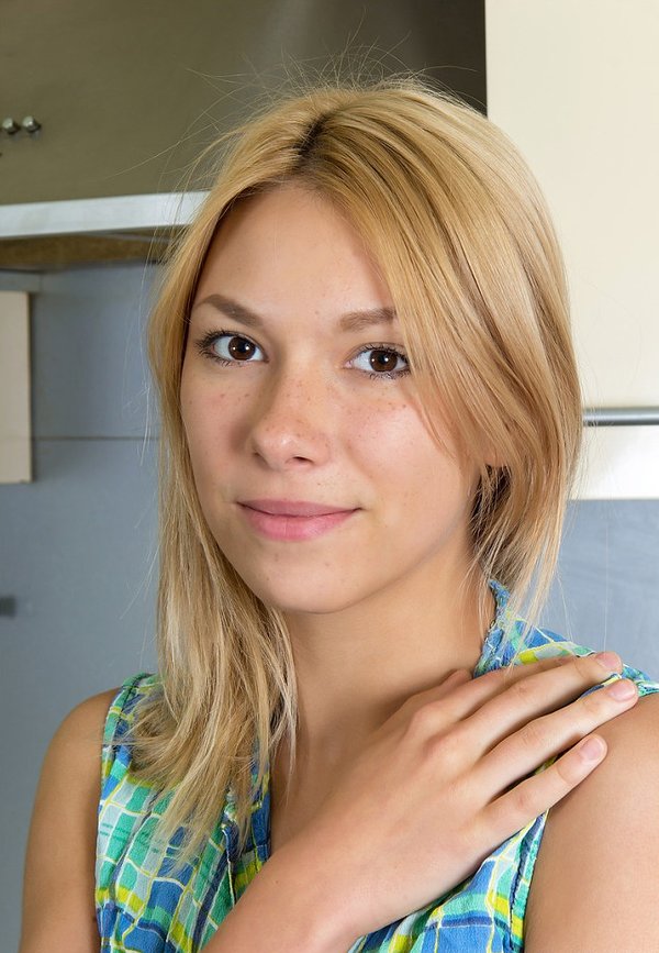 Яна, 23
